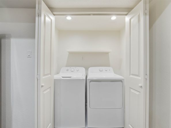 2100 Tanglewilde Street 625, Houston TX 77063