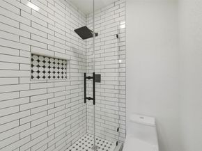 2100 Tanglewilde Street 625, Houston TX 77063