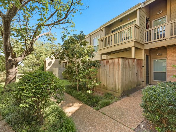 2100 Tanglewilde Street 625, Houston TX 77063