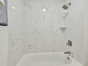 105 E Wavy Oak Circle, The Woodlands TX 77381