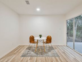 105 E Wavy Oak Circle, The Woodlands TX 77381