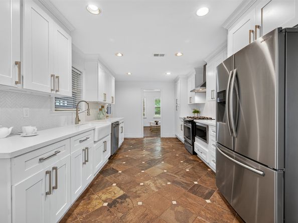 5111 Creekbend Drive, Houston TX 77035