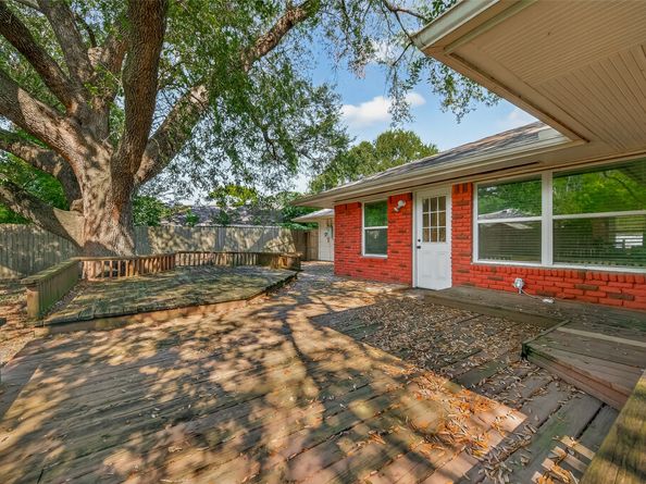 5111 Creekbend Drive, Houston TX 77035