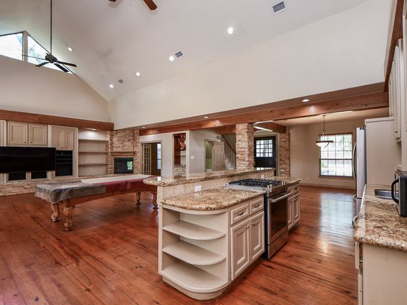 1240 Bingle Road, Spring Valley Village TX 77055
