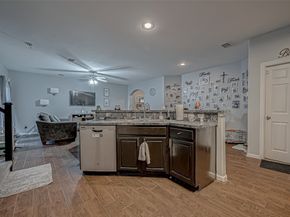 2827 Silver Charm, Houston TX 77014