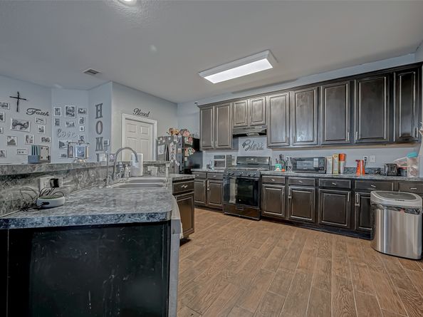 2827 Silver Charm, Houston TX 77014