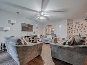 2827 Silver Charm, Houston TX 77014