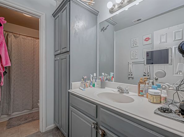 2827 Silver Charm, Houston TX 77014
