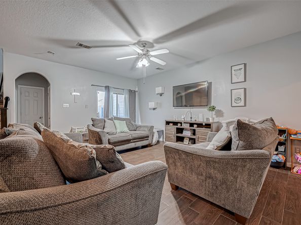 2827 Silver Charm, Houston TX 77014