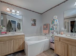 2827 Silver Charm, Houston TX 77014