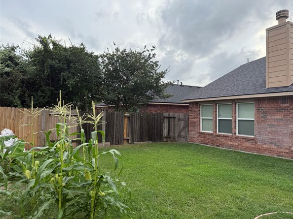 2315 Cobbdale Lane, Houston TX 77014