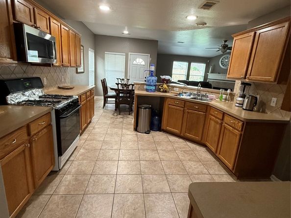 2315 Cobbdale Lane, Houston TX 77014