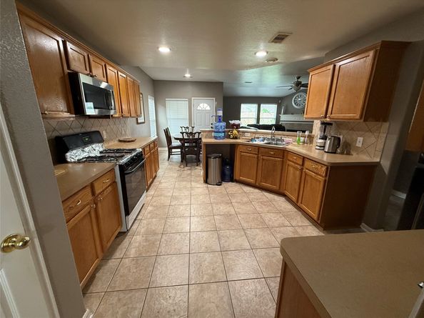 2315 Cobbdale Lane, Houston TX 77014