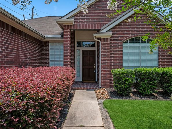 1914 Eastwood Lake Court, Kingwood TX 77339