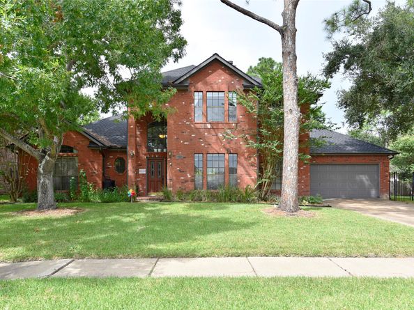 1110 Lake Estates Drive, Sugar Land TX 77498