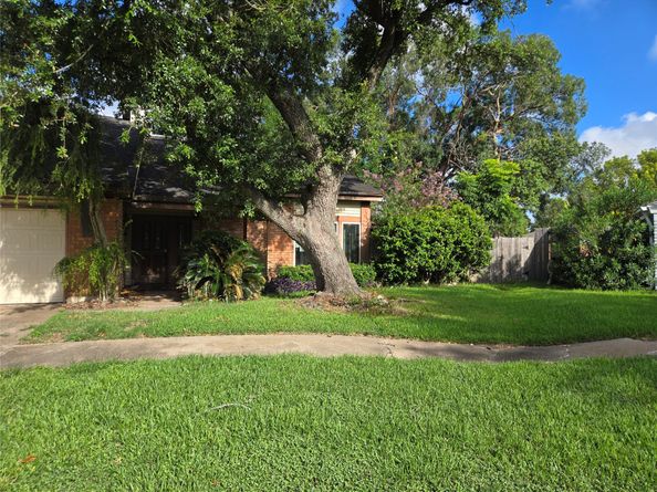10410 Tennis Court, Houston TX 77099
