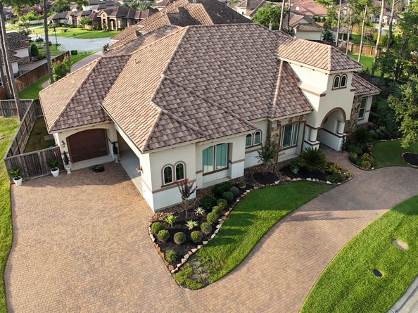 58 Shadow Creek Ridge Drive, Spring TX 77389