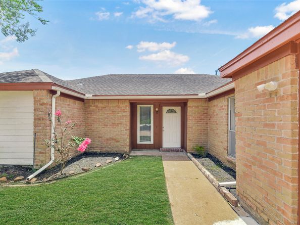 4805 Whispering Falls Drive, Houston TX 77084