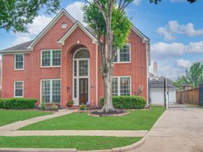 12427 Shadycrest Drive, Houston TX 77082