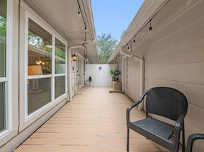 727 Bunker Hill Road 103, Houston TX 77024