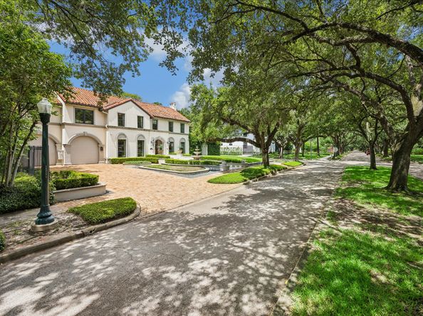 1604 North Boulevard, Houston TX 77006