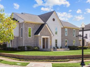 13 Queen Mary Court, Sugar Land TX 77479