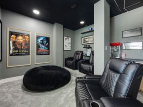 13 Queen Mary Court, Sugar Land TX 77479