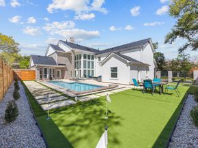 13 Queen Mary Court, Sugar Land TX 77479