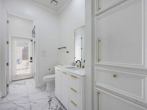13 Queen Mary Court, Sugar Land TX 77479