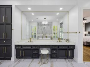 13 Queen Mary Court, Sugar Land TX 77479