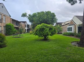 6415 Creekbend Drive 107, Houston TX 77096