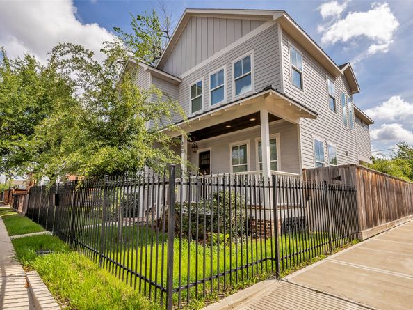 800 Walton Street, Houston TX 77009