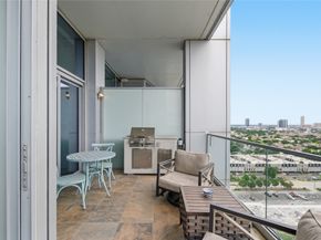 2727 Kirby Drive 16C, Houston TX 77098