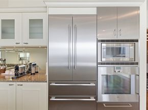 2727 Kirby Drive 16C, Houston TX 77098