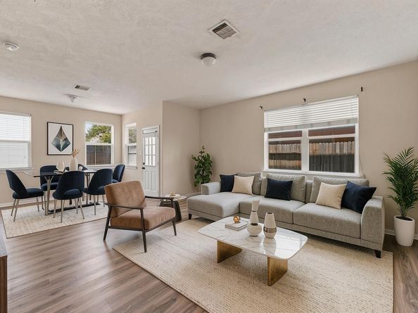 822 Forest Thicket Lane, Houston TX 77067