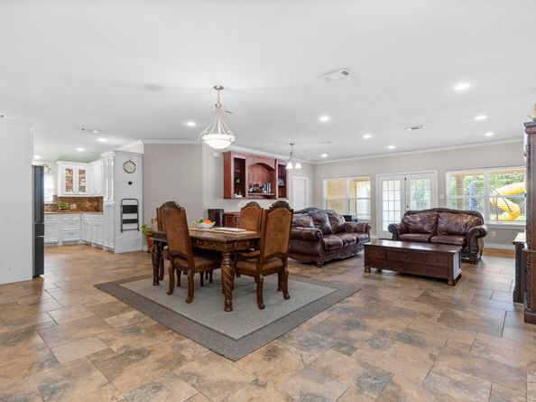 631 Apache Street, Houston TX 77022