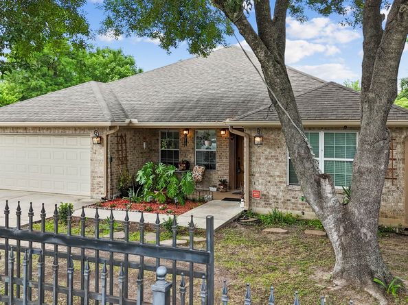 631 Apache Street, Houston TX 77022