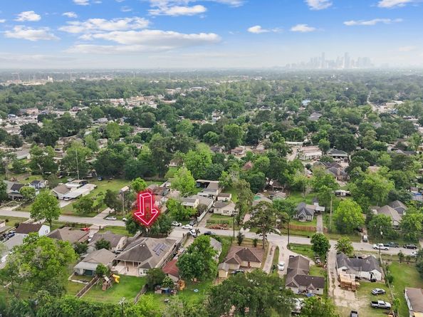 631 Apache Street, Houston TX 77022
