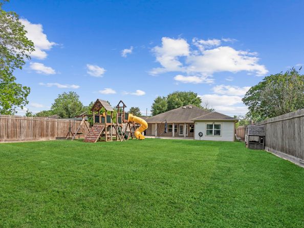 631 Apache Street, Houston TX 77022