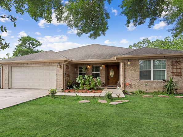 631 Apache Street, Houston TX 77022