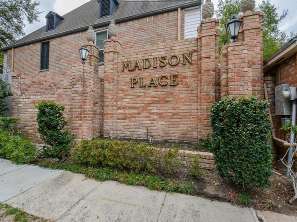 3809 Wakeforest Street, Houston TX 77098
