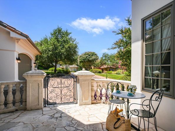 8734 Chalk Knoll DR, Austin TX 78735