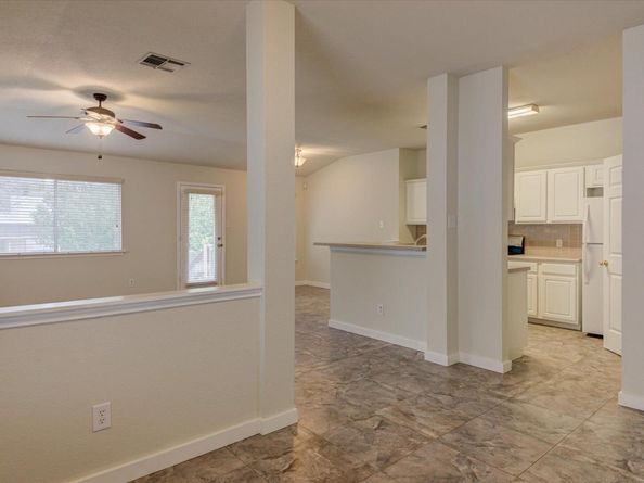 2702 Greenlee DR, Leander TX 78641
