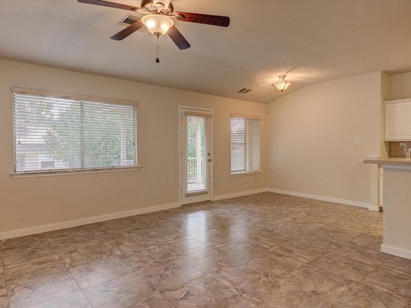 2702 Greenlee DR, Leander TX 78641