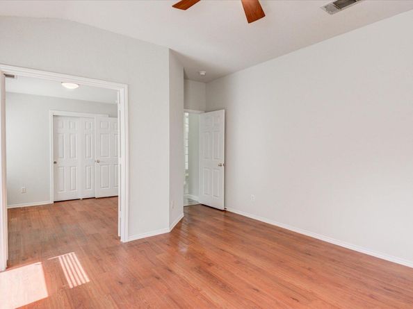 2702 Greenlee DR, Leander TX 78641