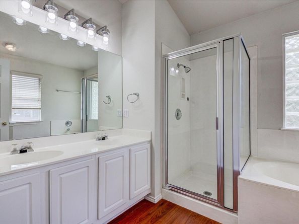2702 Greenlee DR, Leander TX 78641