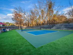 2505 Thornton RD 2211, Austin TX 78704