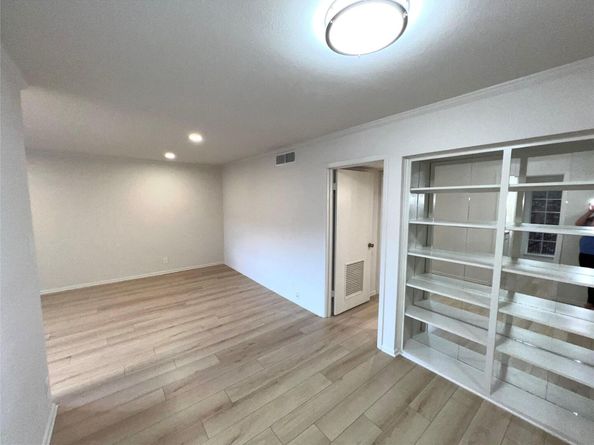 7920 Rockwood Ln 240, Austin TX 78757