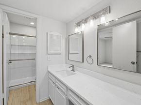 7920 Rockwood Ln 240, Austin TX 78757