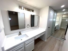 7920 Rockwood Ln 240, Austin TX 78757